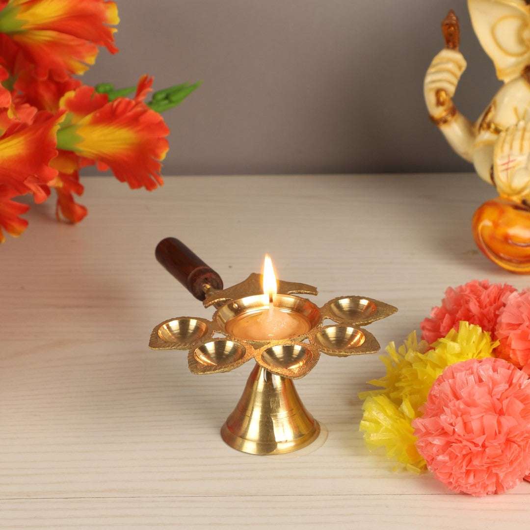 Panch Aarti Brass Diya with Handle – Writings On The Wall