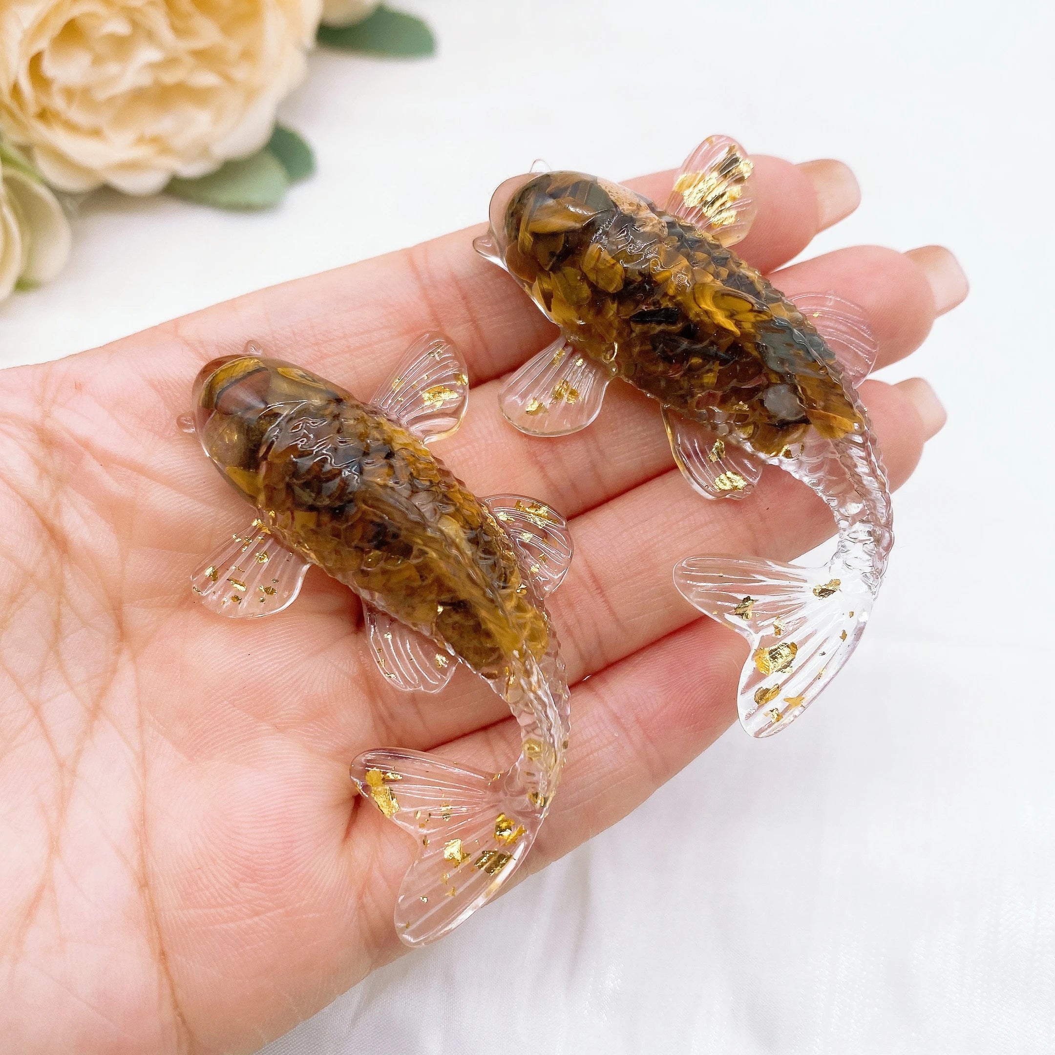 Natural Boutique Crystal Stone Gravel Lucky Koi Fish Figurine Resin Mini Quartz Fancy Carp Statue Home Decor Desk Ornament Gift