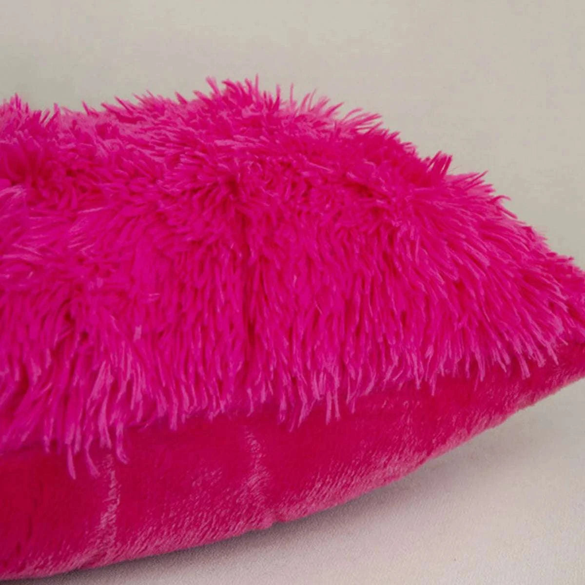 Pack of 2 Luxury Faux Fur Throw Pillow Cover Deluxe Decorative Plush Pillow Case Cushion Cover for Sofa Bedroom （no pillowcore） Writings On The Wall 
