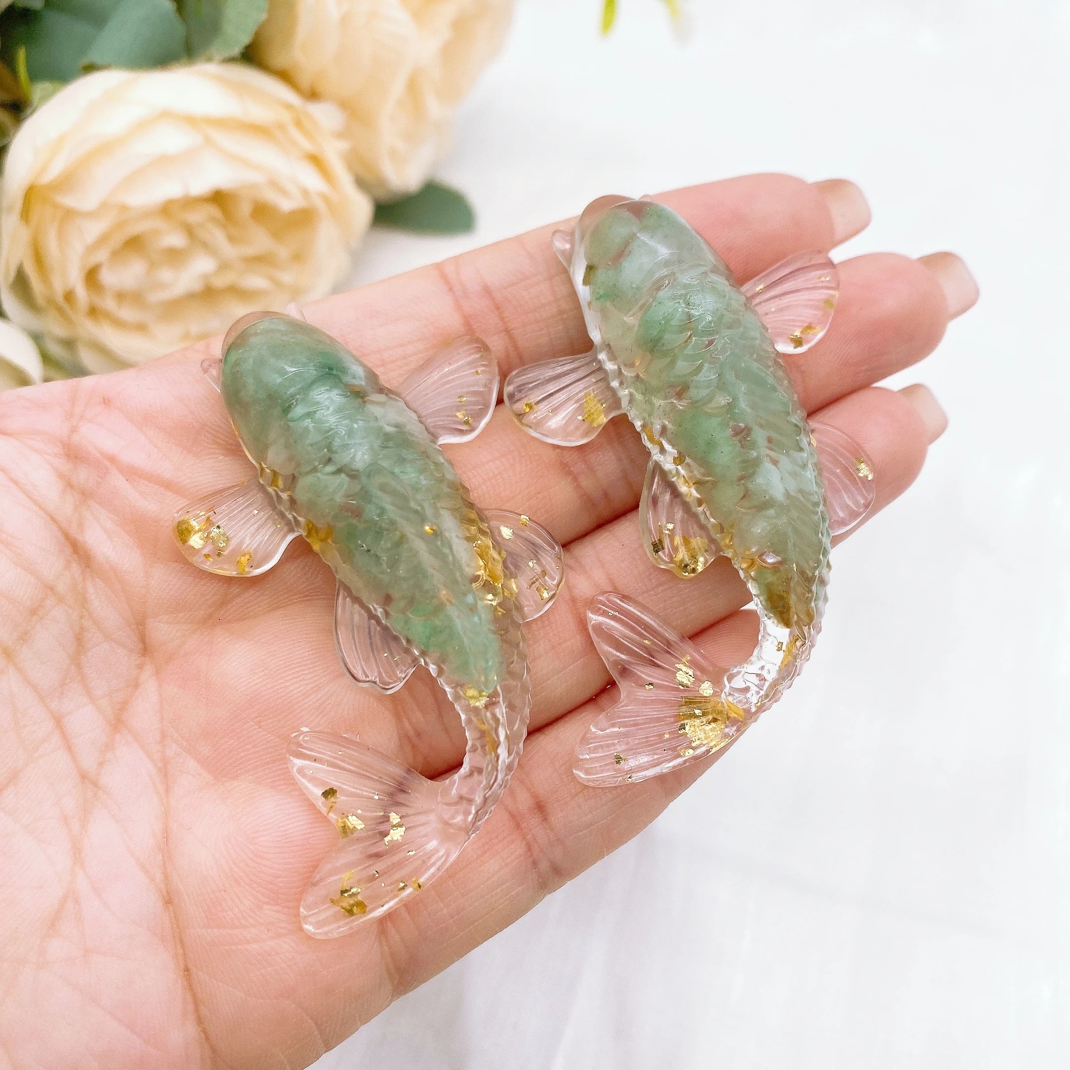 Natural Boutique Crystal Stone Gravel Lucky Koi Fish Figurine Resin Mini Quartz Fancy Carp Statue Home Decor Desk Ornament Gift