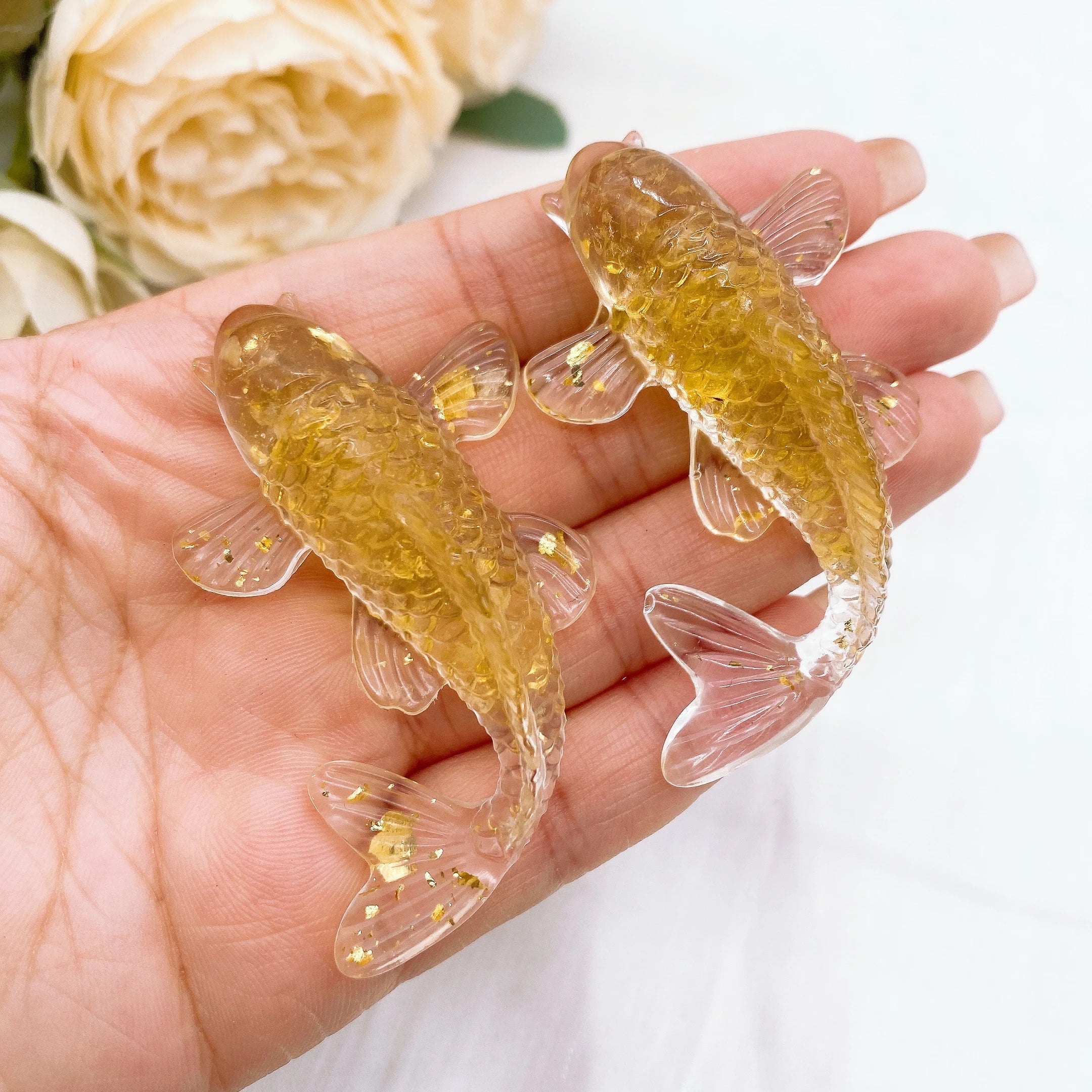 Natural Boutique Crystal Stone Gravel Lucky Koi Fish Figurine Resin Mini Quartz Fancy Carp Statue Home Decor Desk Ornament Gift