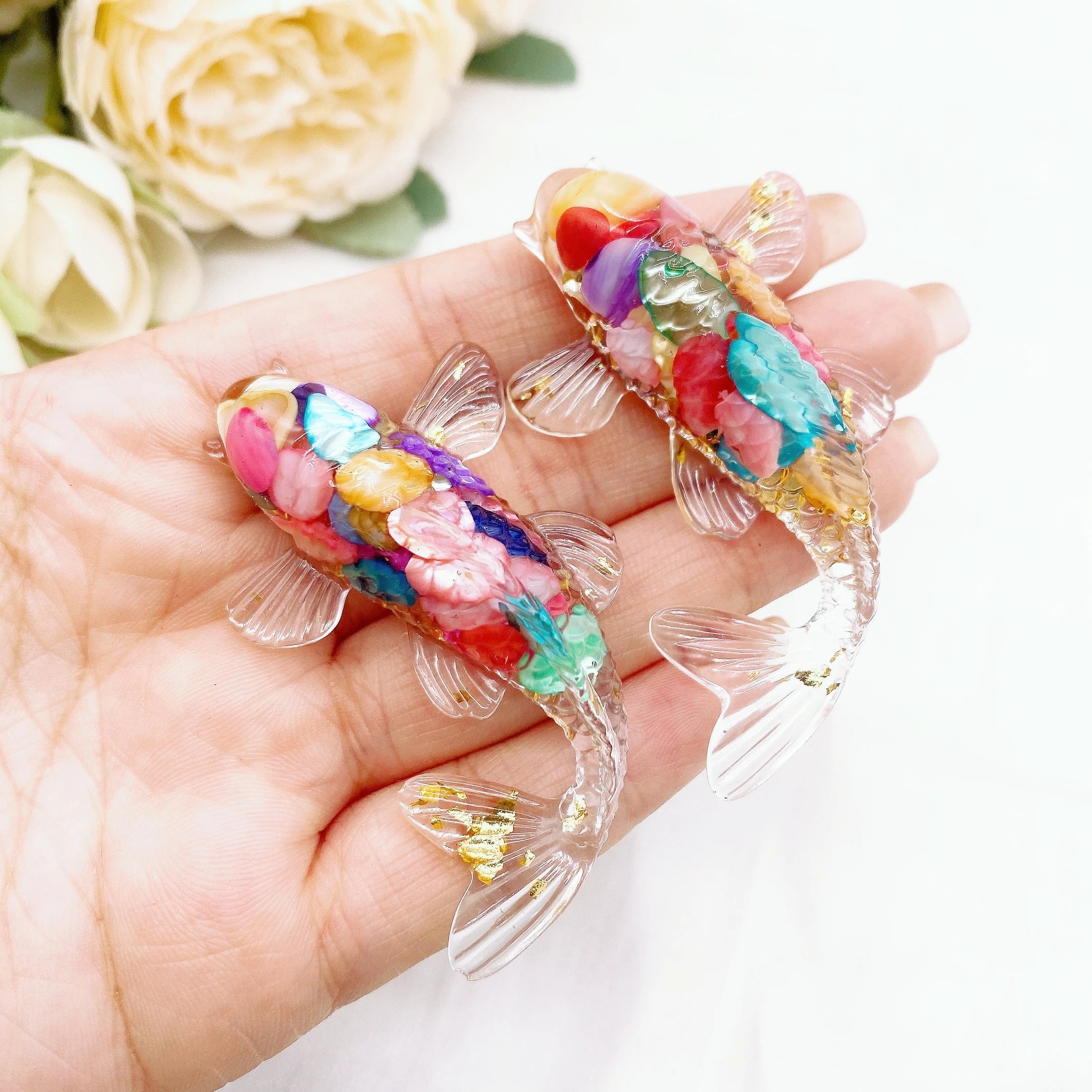 Natural Boutique Crystal Stone Gravel Lucky Koi Fish Figurine Resin Mini Quartz Fancy Carp Statue Home Decor Desk Ornament Gift